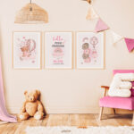 Décoration chambre enfant hello petite princesse. Cadeau naissance et baptême 3 affiches personnalisées.