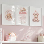 Décoration chambre bébé ourson fille. Cadeau naissance 3 affiches